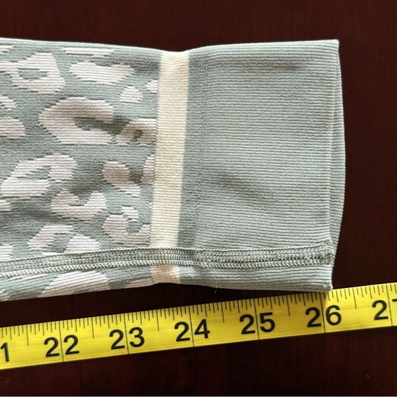 NWT Sweaty Betty Blue Leopard Paint Jacquard Base Layer Leggings Size Small Ski - Picture 13 of 15